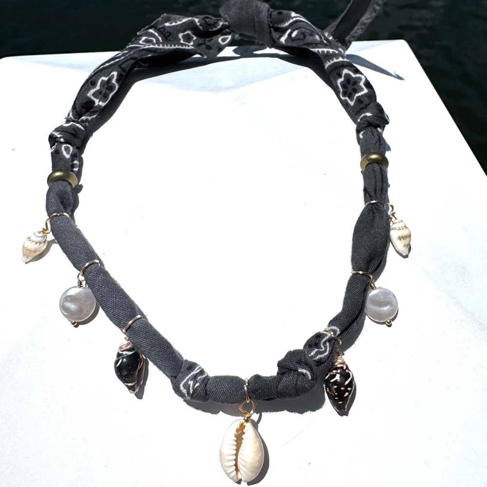 Gray Shell Pendant Necklace